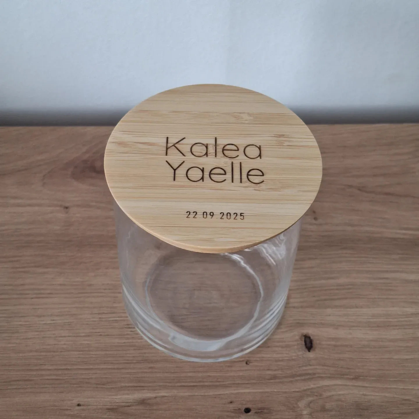 Erinnerungsglas Kalea Yaelle mit Datum